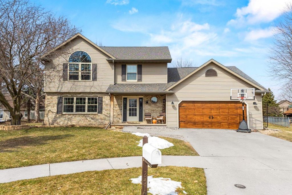 Photo of 2310 Graceland COURT, Oshkosh, WI 54904 (MLS # 50322691)