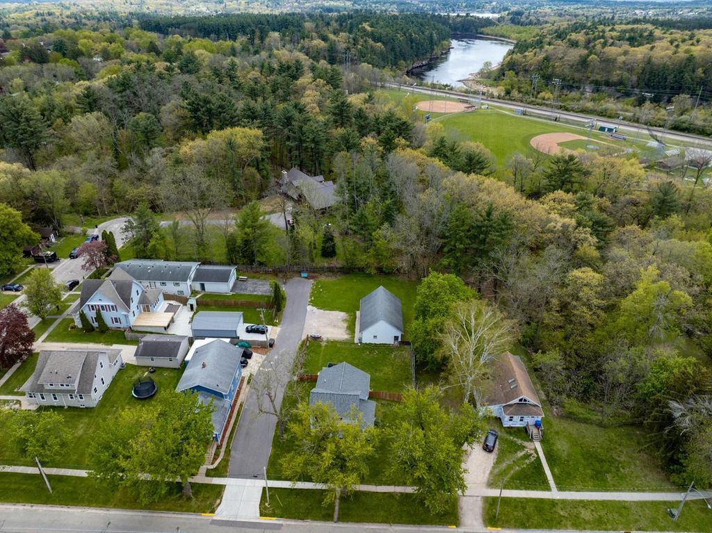 Photo of 420 Minnesota AVENUE, Wisconsin Dells, WI 53965 (MLS # 2022887)