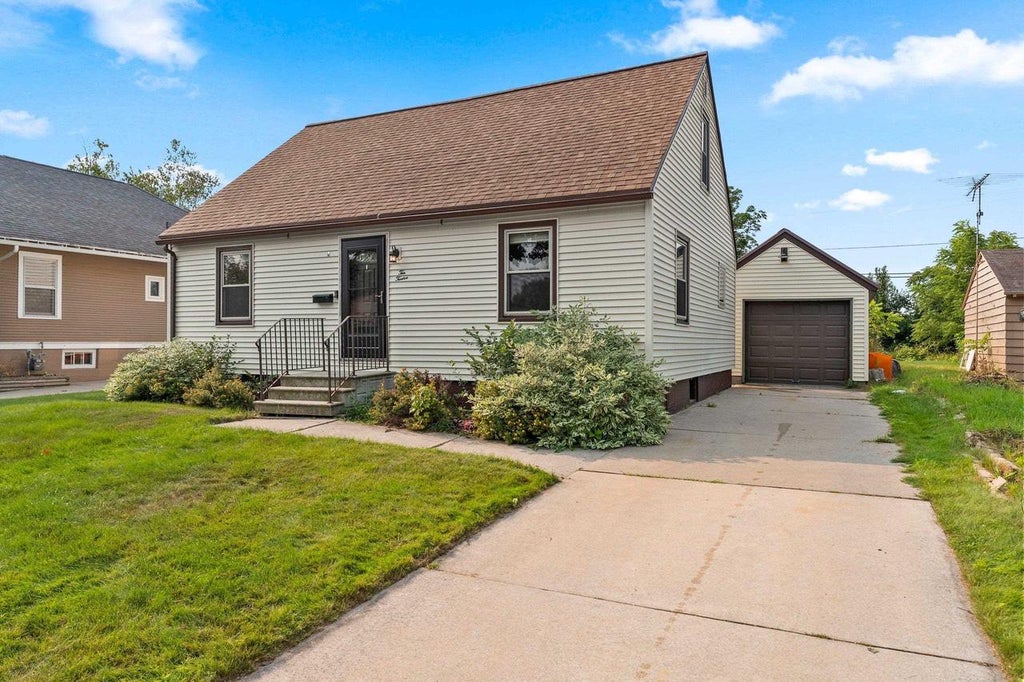 Photo of 1012 Center STREET, Kewaunee, WI 54216 (MLS # 50330772)