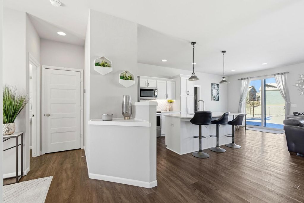 Photo of 516 Noble Oak RUN, Verona, WI 53593 (MLS # 2014485)