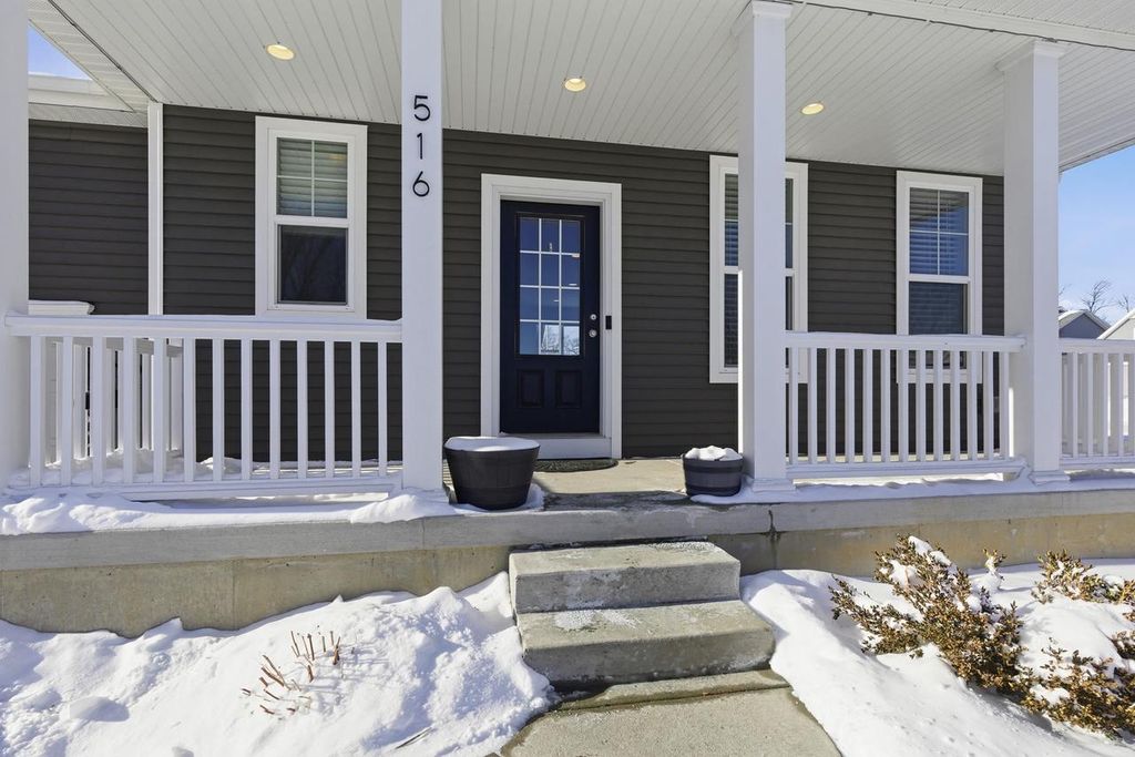 Photo of 516 Noble Oak RUN, Verona, WI 53593 (MLS # 2014485)