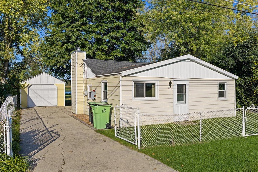 Photo of 8012 Fox River ROAD, Waterford, WI 53185 (MLS # 1983753)