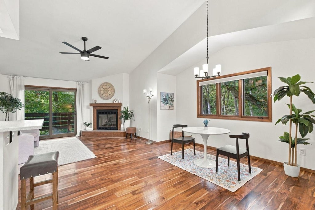 Photo of 7 Hickory Hollow DRIVE, Madison, WI 53705 (MLS # 2034628)
