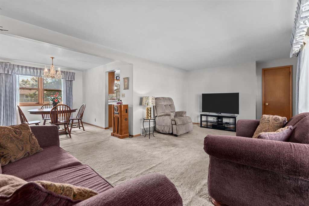 Photo of 1187 Loretta AVENUE, Menasha, WI 54952 (MLS # 50330662)