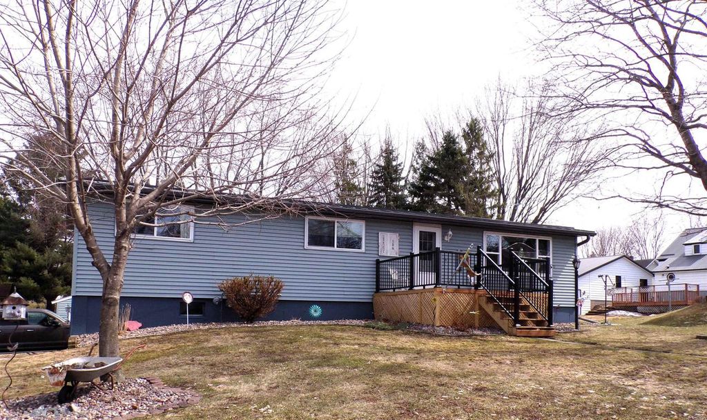 Photo of 106 N Crocker AVENUE, Greenwood, WI 54437 (MLS # 22601266)
