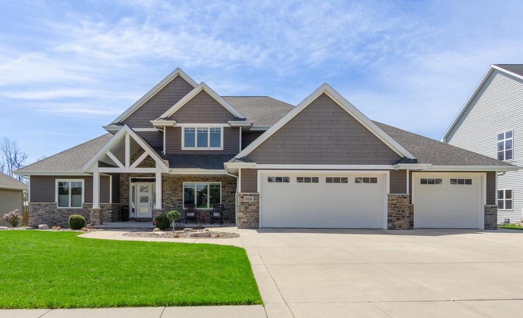 Photo of 2631 Moose Creek TRAIL, Suamico, WI 54313 (MLS # 50325409)