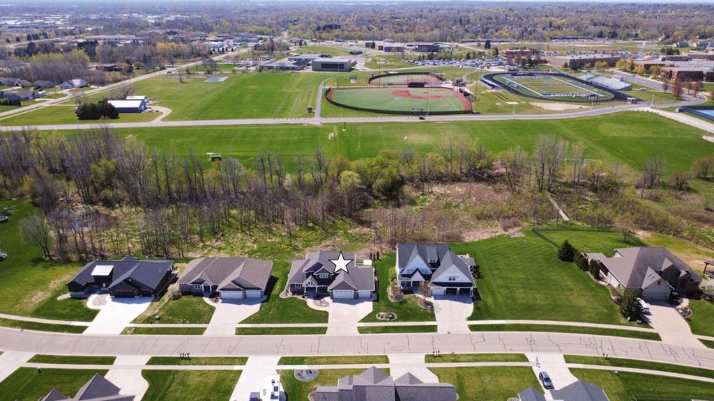 Photo of 2631 Moose Creek TRAIL, Suamico, WI 54313 (MLS # 50325409)