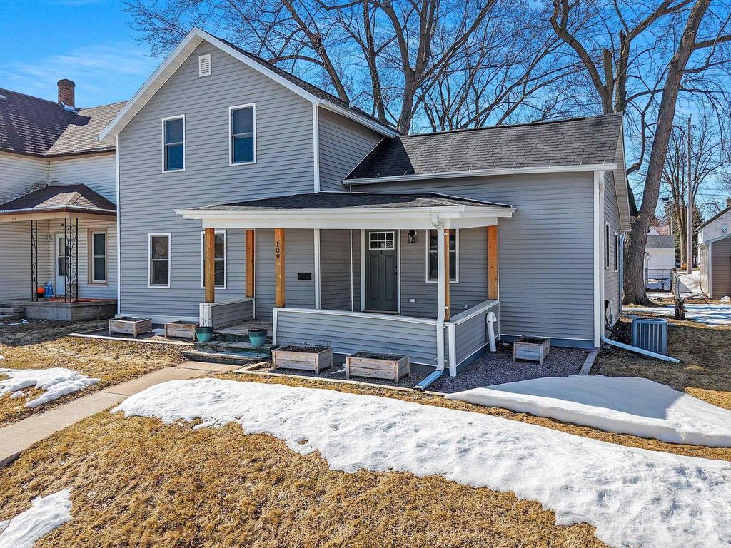 Photo of 109 W 4th STREET, Kaukauna, WI 54130 (MLS # 50322610)