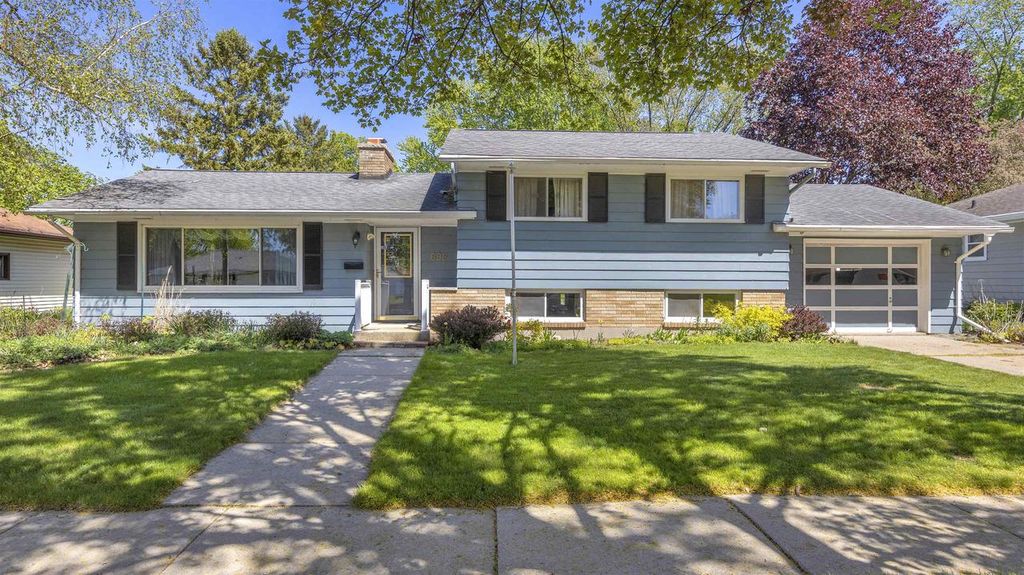 Photo of 695 Bruce STREET, Fond Du Lac, WI 54935 (MLS # 50325979)