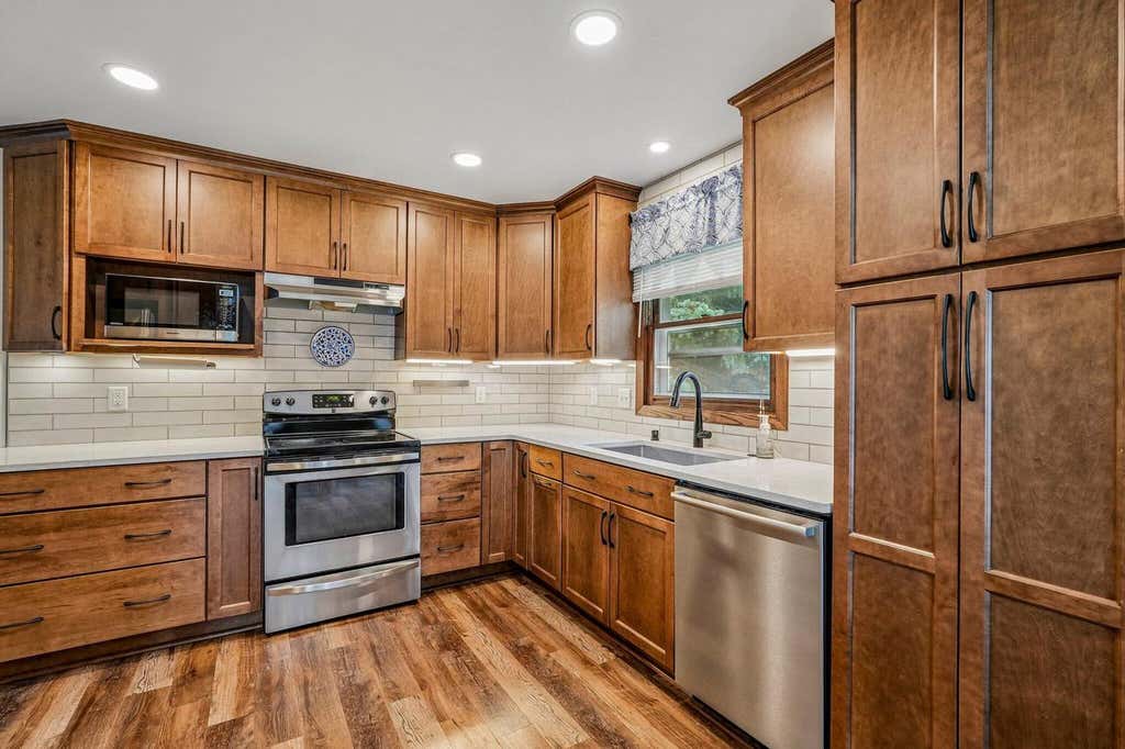 Photo of 1118 Dogwood LANE, Waukesha, WI 53189 (MLS # 1976695)