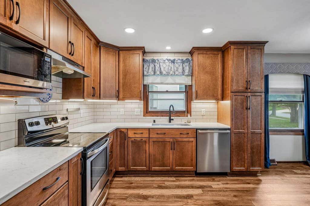 Photo of 1118 Dogwood LANE, Waukesha, WI 53189 (MLS # 1976695)