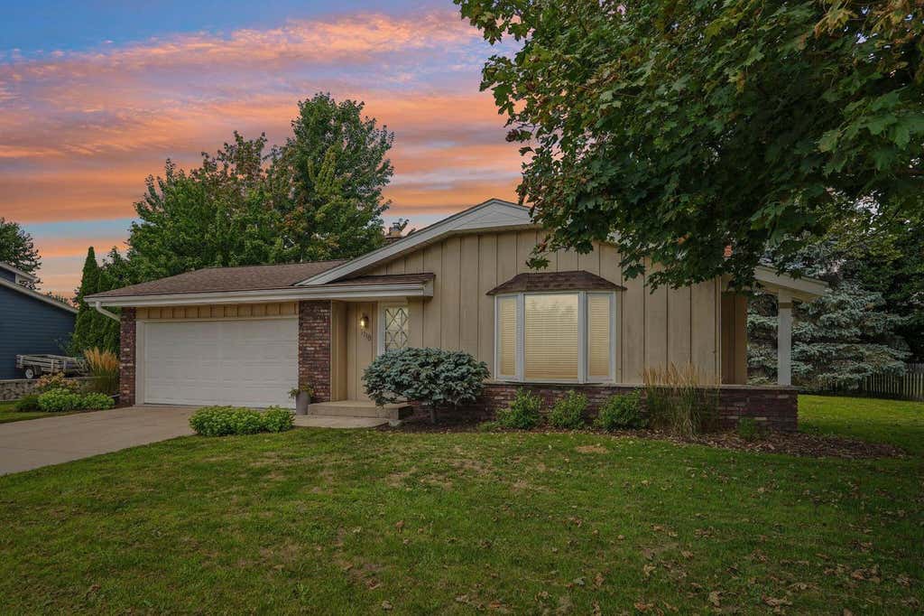 Photo of 1118 Dogwood LANE, Waukesha, WI 53189 (MLS # 1976695)