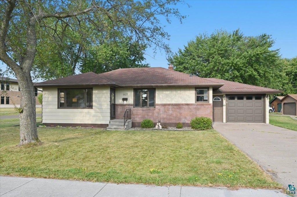 Photo of 1627 Missouri AVENUE, Superior, WI 54880 (MLS # 6127584)