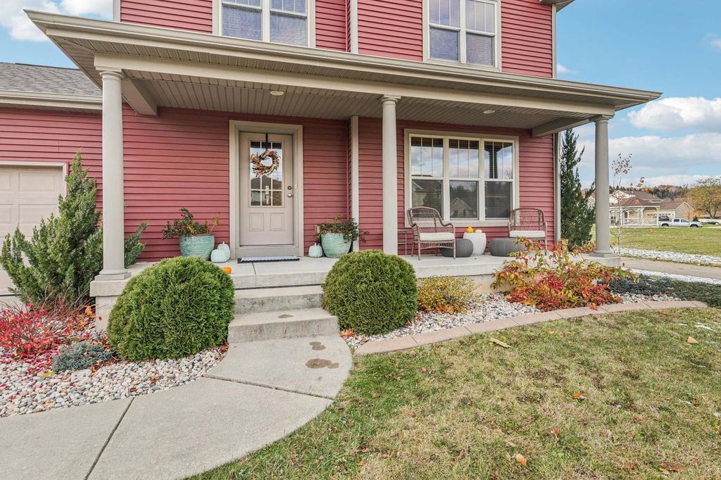 Photo of 631 Meadow TRACE, Deerfield, WI 53531 (MLS # 2012251)