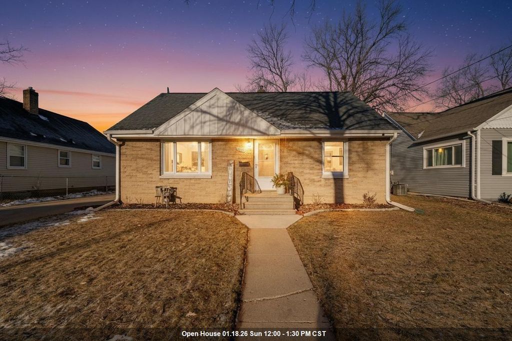 Photo of 1512 13th AVENUE, Green Bay, WI 54304 (MLS # 50320086)