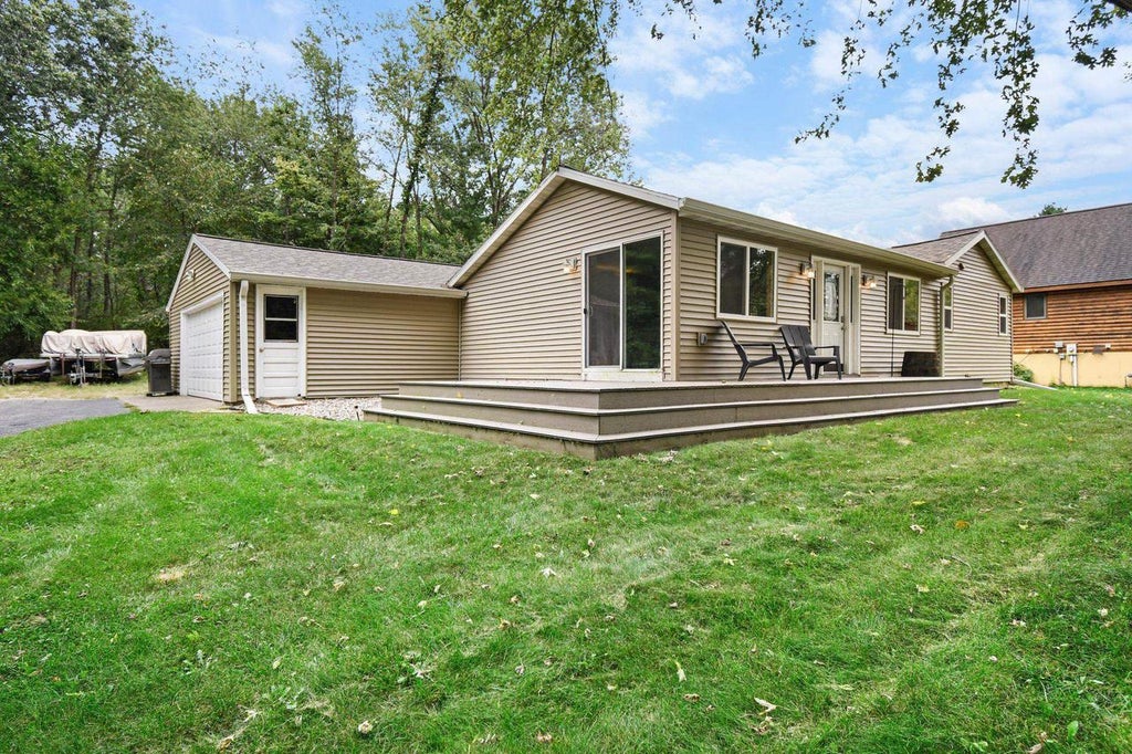 Photo of N2832 N Lake Point DRIVE, Lodi, WI 53555 (MLS # 2032706)