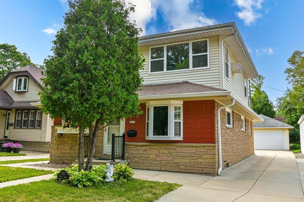Photo of 7817 W Mt. Vernon AVENUE, Milwaukee, WI 53213 (MLS # 1974685)