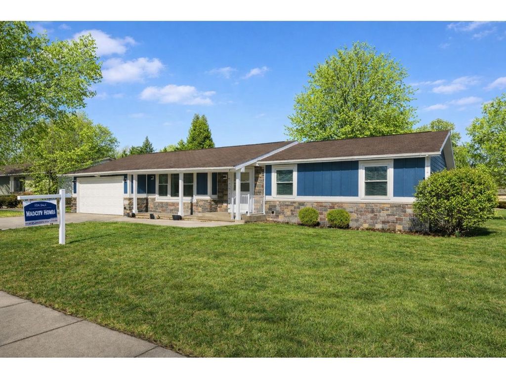 Photo of 803 Centennial PARKWAY, Waunakee, WI 53597 (MLS # 2017548)