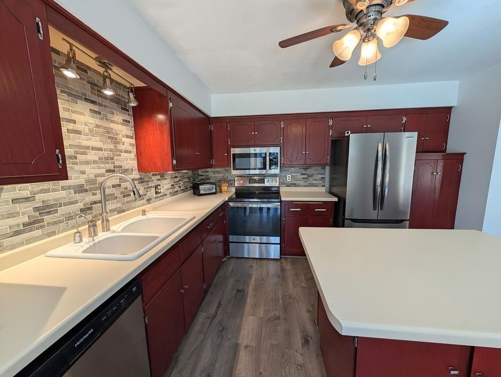 Photo of 719 Lynne DRIVE, Waukesha, WI 53186 (MLS # 1951182)