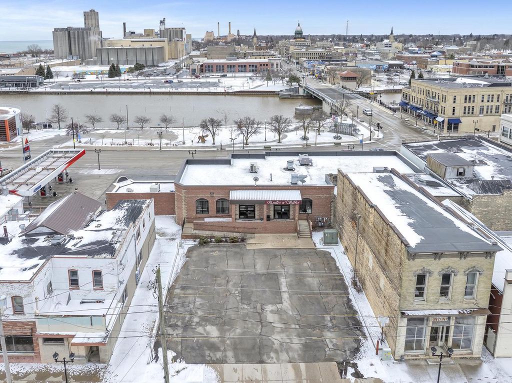 Photo of 50 Maritime DRIVE #711 York St, Manitowoc, WI 54220 (MLS # 1951565)