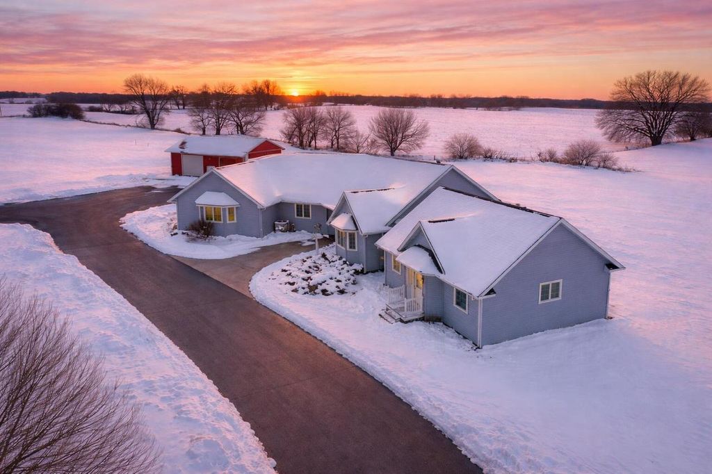 Photo of 11365 US Highway 14 NORTH N, Brooklyn, WI 53521 (MLS # 1944810)