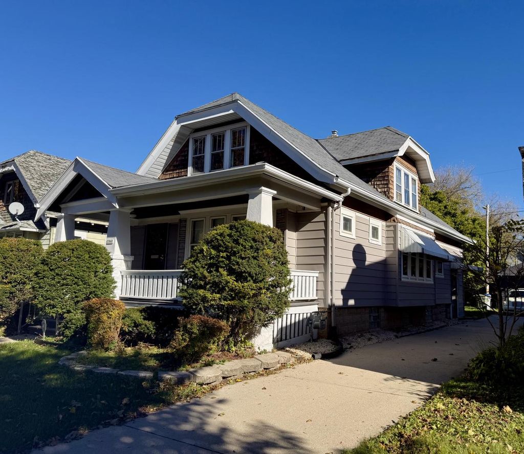 Photo of 3840 N 18th STREET, Milwaukee, WI 53206 (MLS # 1941963)