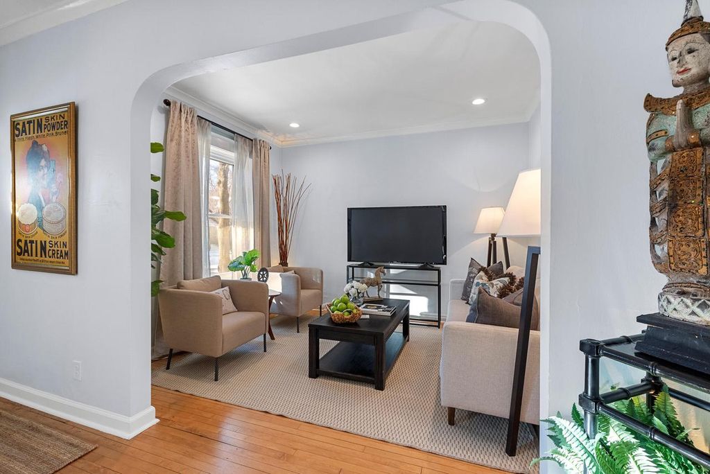 Photo of 1926 E Bennett AVENUE, Milwaukee, WI 53207 (MLS # 1947997)