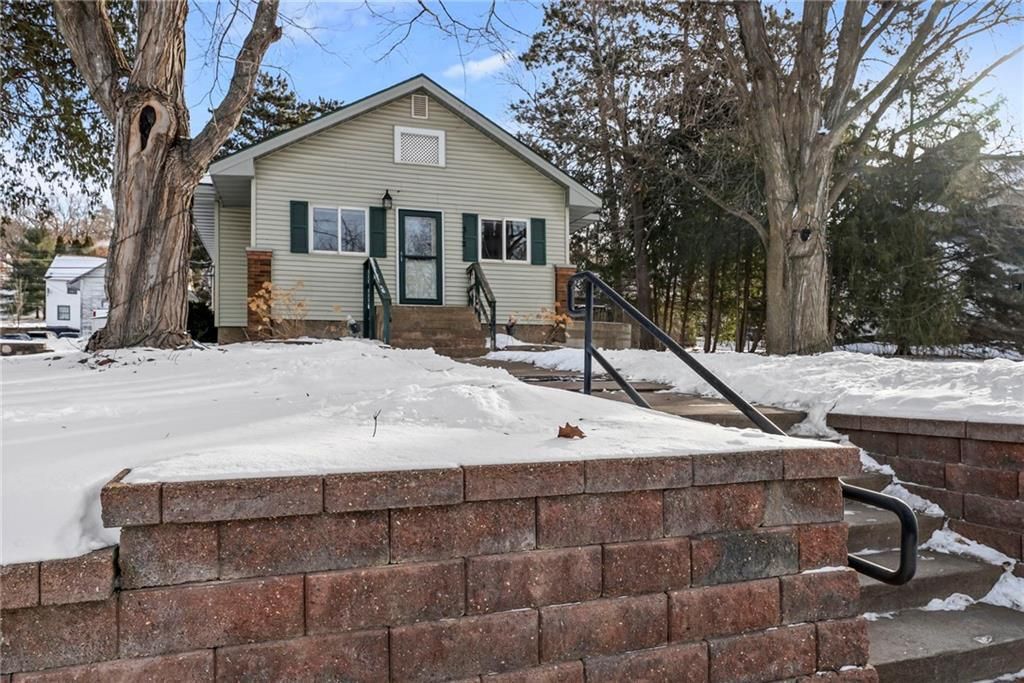 Photo of 312 Washington STREET, St Croix Falls, WI 54024 (MLS # 1598052)