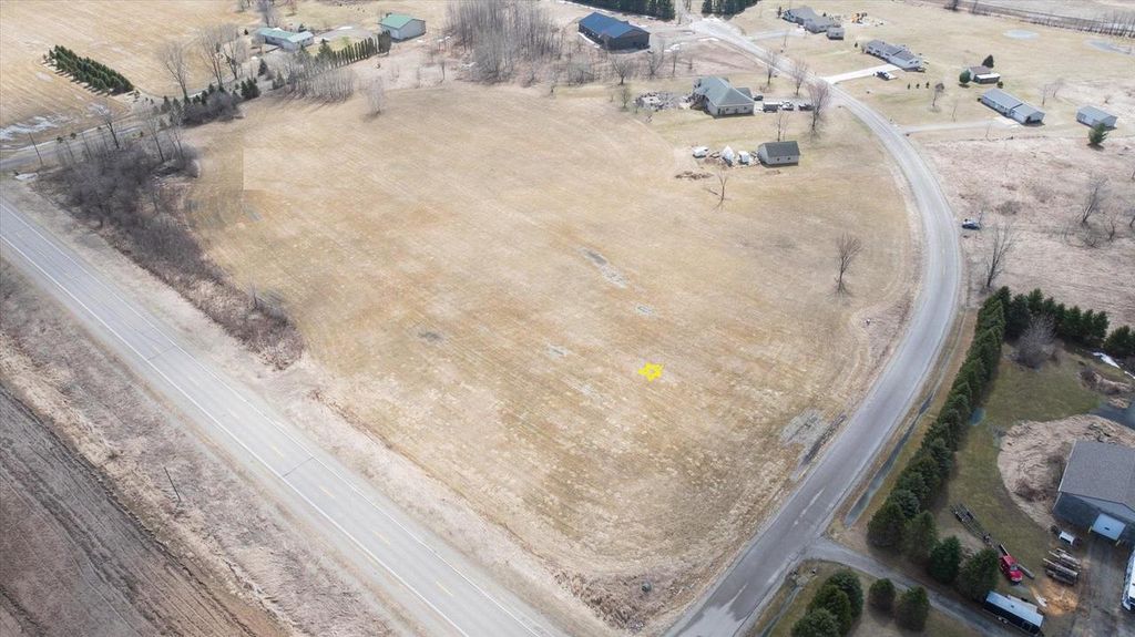 Photo of Corine COURT, Pulaski, WI 54162 (MLS # 50323375)