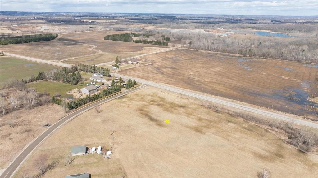 Photo of Corine COURT, Pulaski, WI 54162 (MLS # 50323375)