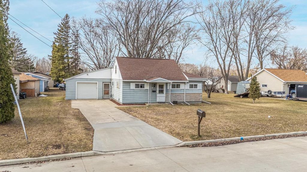 Photo of 210 N 6th STREET, Winneconne, WI 54986 (MLS # 50322039)