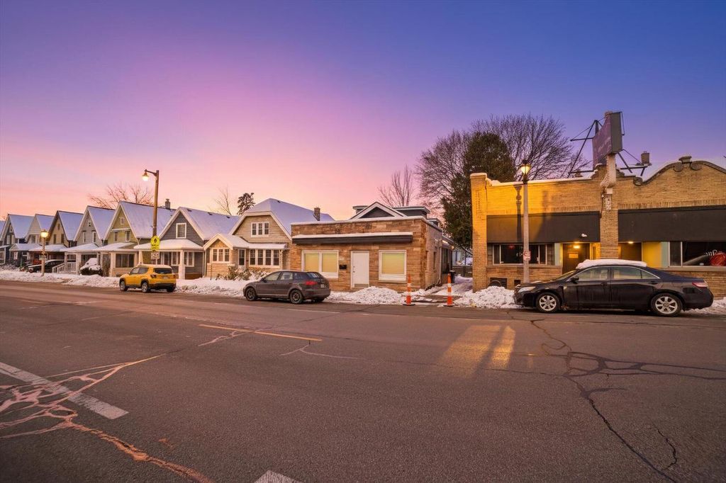 Photo of 2986 S Kinnickinnic AVENUE, Milwaukee, WI 53207 (MLS # 1944526)