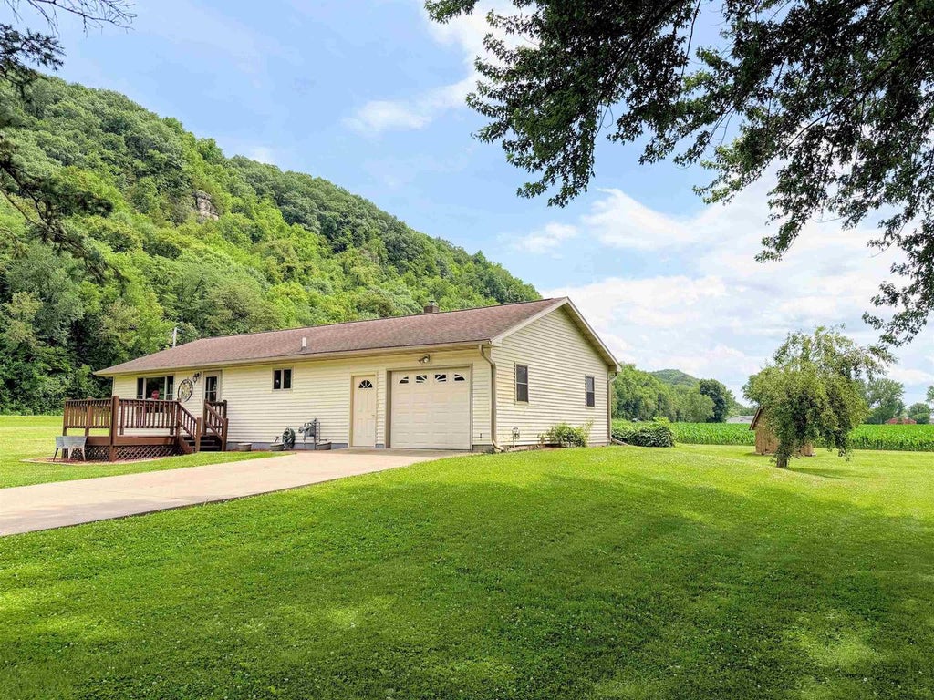 Photo of 63823 Meadow LANE, Prairie Du Chien, WI 53821 (MLS # 2027281)