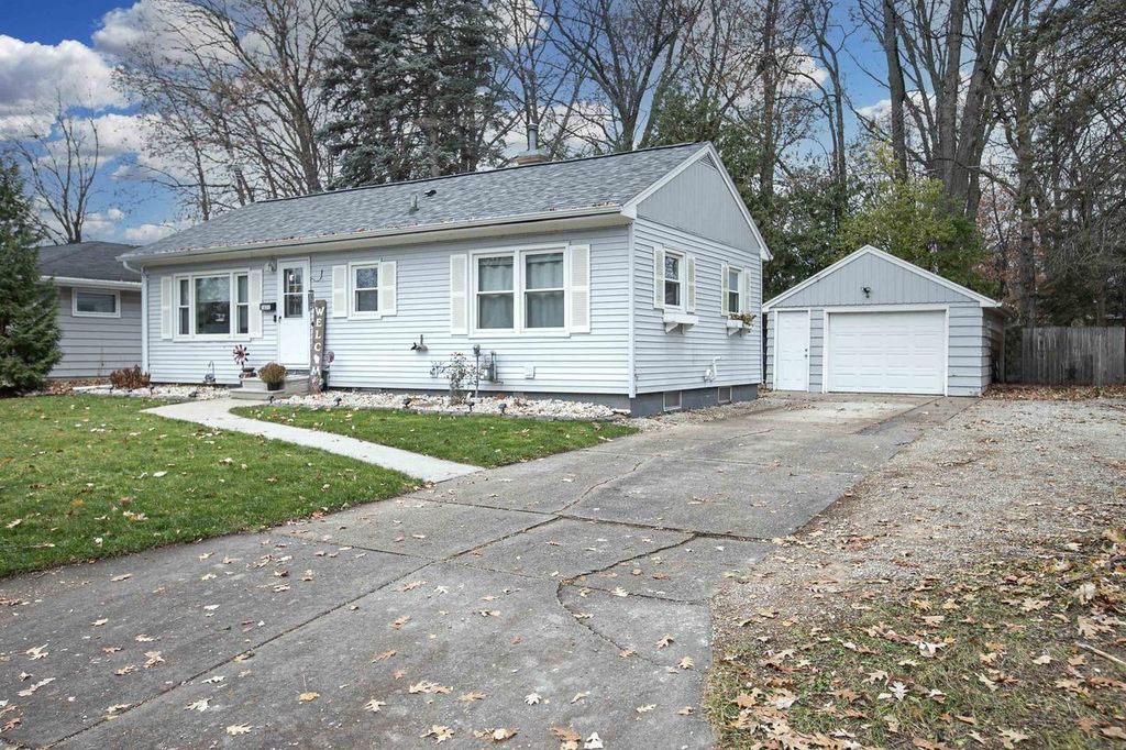 Photo of 1631 N Racine STREET, Appleton, WI 54911 (MLS # 50318544)