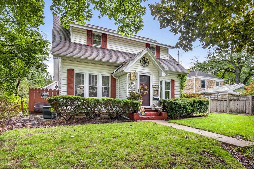 Photo of 1126 E Nawada STREET, Appleton, WI 54911 (MLS # 50333789)