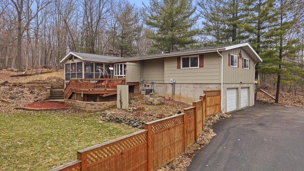 Photo of W9477 Parkway DRIVE, Poynette, WI 53955 (MLS # 2018084)