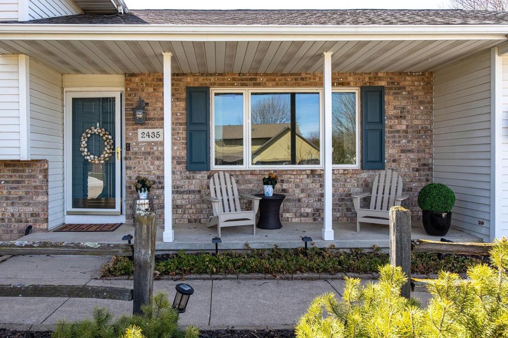 Photo of 2435 Kaitlynn COURT, Oshkosh, WI 54901 (MLS # 50323086)