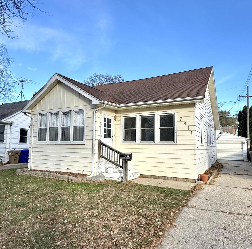 Photo of 7811 15th AVENUE, Kenosha, WI 53143 (MLS # 1943243)