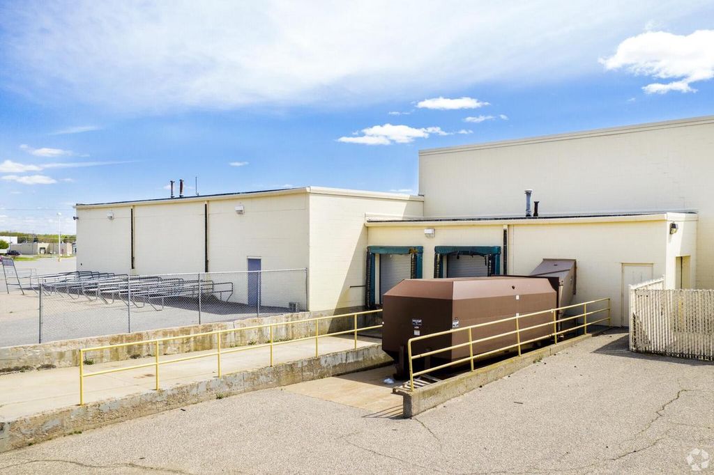 Photo of 1306 N Central AVENUE #5,417 SF, Marshfield, WI 54449 (MLS # 22600741)