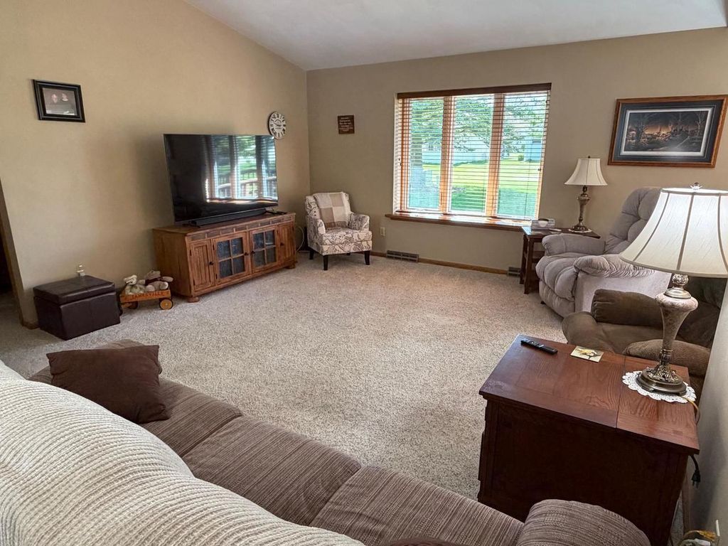 Photo of 2103 Clover LANE, Janesville, WI 53545 (MLS # 2021808)
