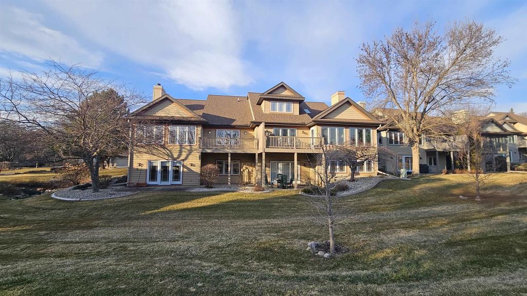 Photo of 2999 Woods Edge WAY, Fitchburg, WI 53711 (MLS # 2017782)