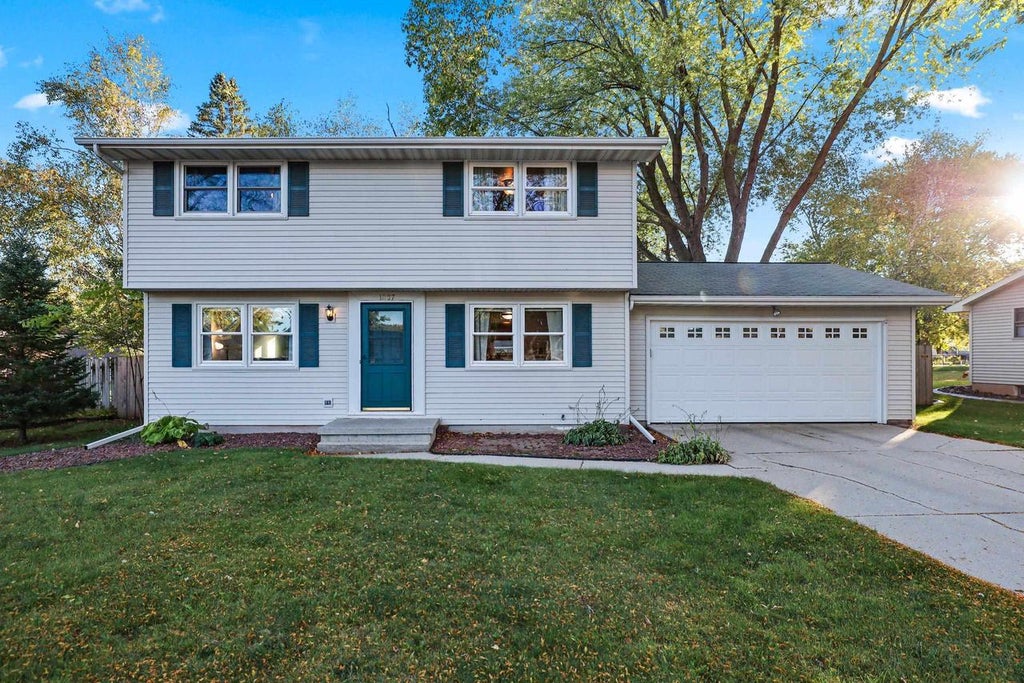Photo of 1287 Apache AVENUE, Green Bay, WI 54313 (MLS # 50333825)