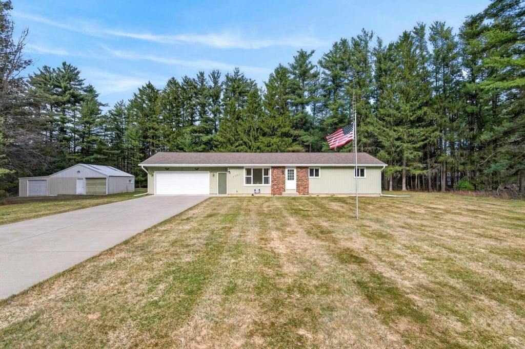 Photo of 5721 Wintergreen DRIVE, Wisconsin Rapids, WI 54494 (MLS # 22601525)