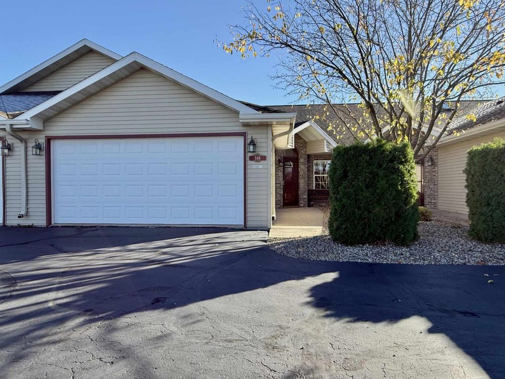 Photo of 586 N Wisconsin STREET, Berlin, WI 54923 (MLS # 50317291)