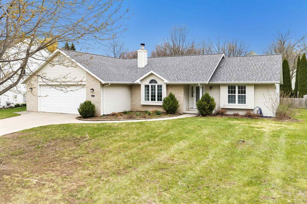 Photo of 1145 Tara Marie LANE, Green Bay, WI 54303 (MLS # 50324691)