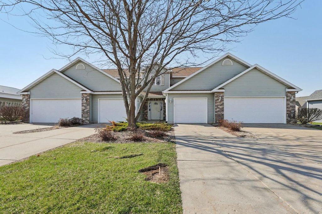 Photo of 202 Douglas DRIVE, Brooklyn, WI 53521 (MLS # 2020312)