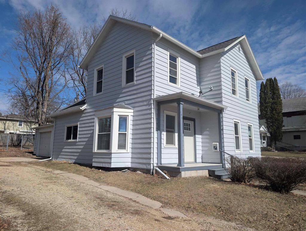 Photo of 109 Park AVENUE, Berlin, WI 54923 (MLS # 50322276)