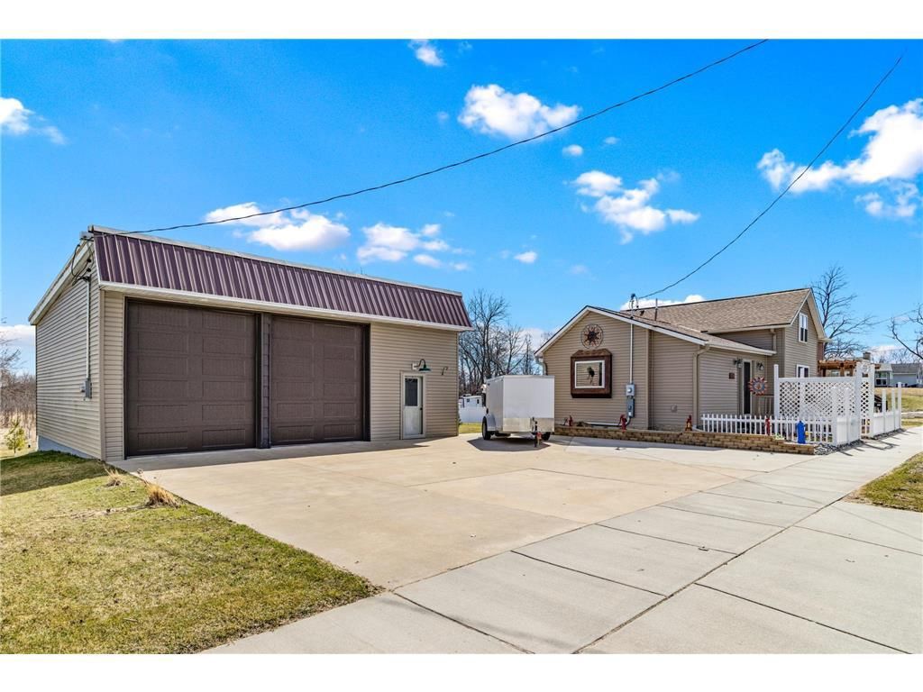 Photo of 1716 Kilbourn AVENUE, Tomah, WI 54660 (MLS # 7043374)