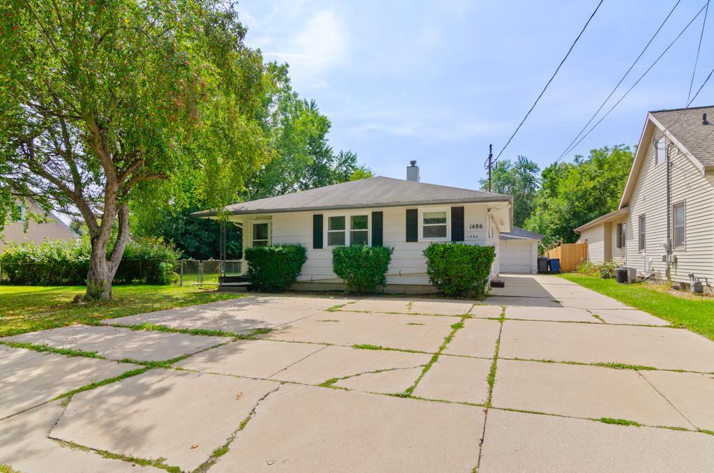 Photo of 1486 Hastings STREET, Green Bay, WI 54301 (MLS # 50331422)