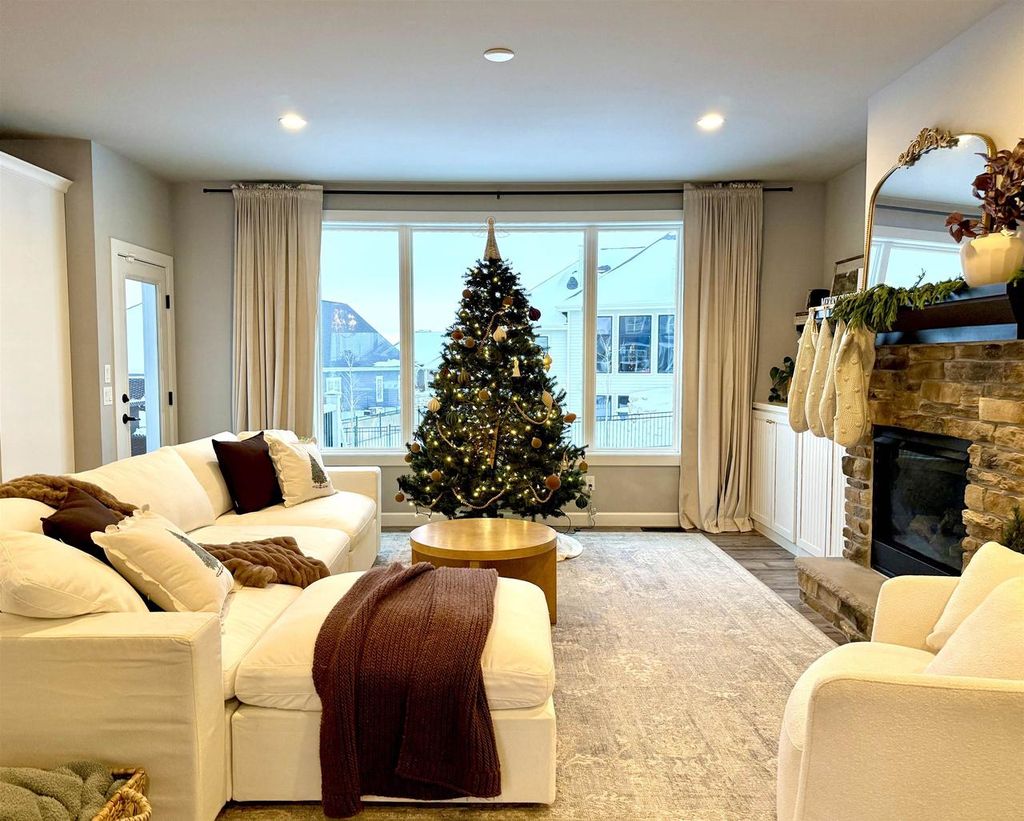 Photo of 150 Jwana CIRCLE, Oregon, WI 53575 (MLS # 2013382)